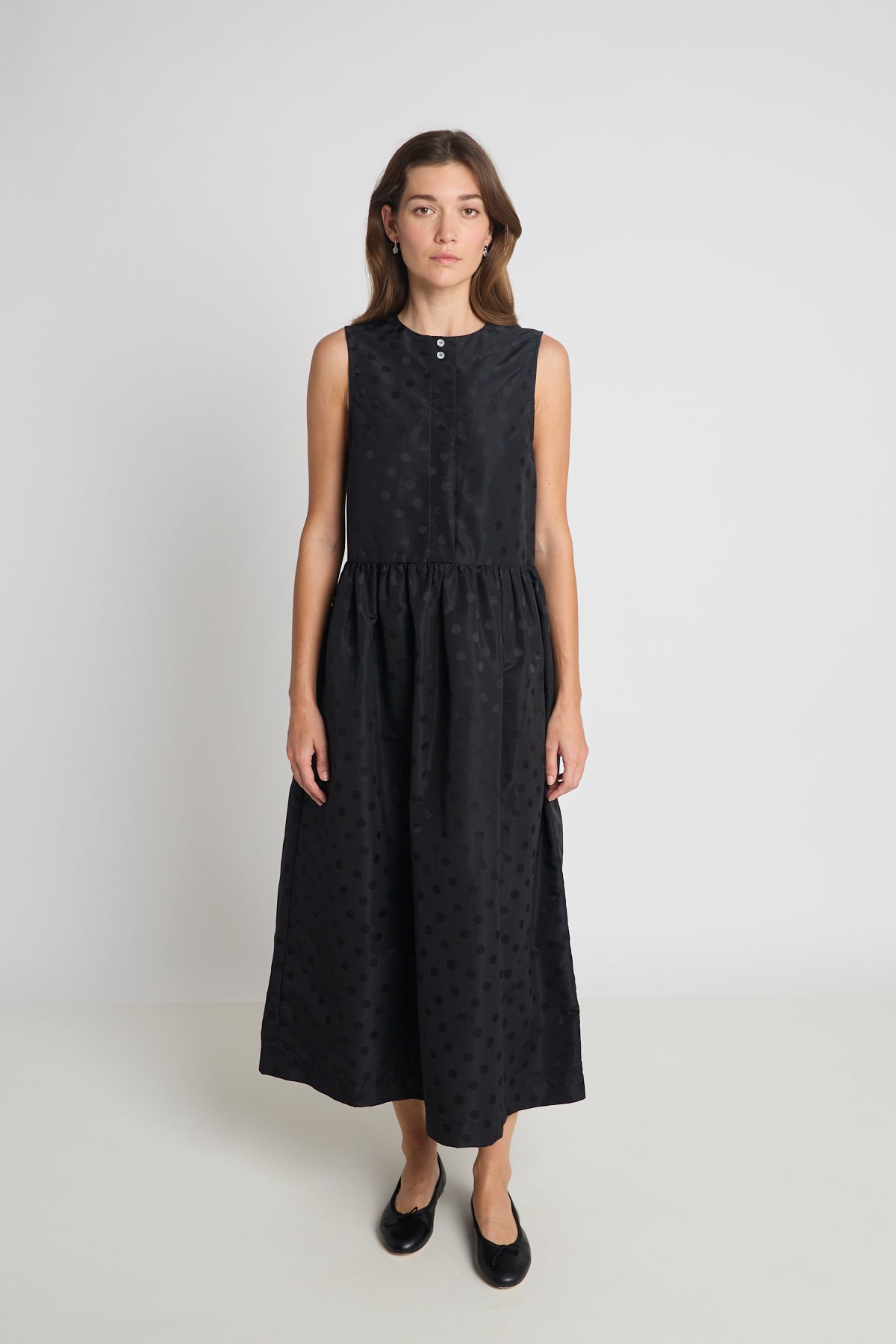 Objective dress