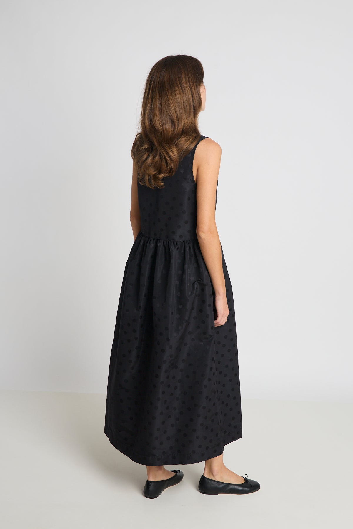 Objective dress