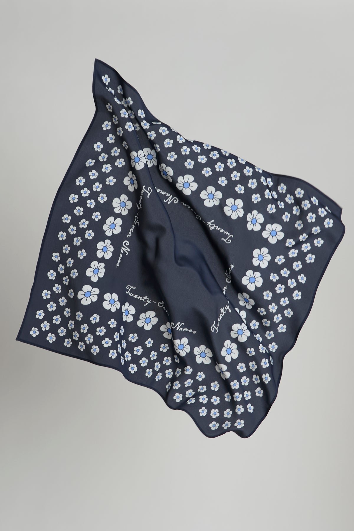 Look no further Daisy scarf - Navy