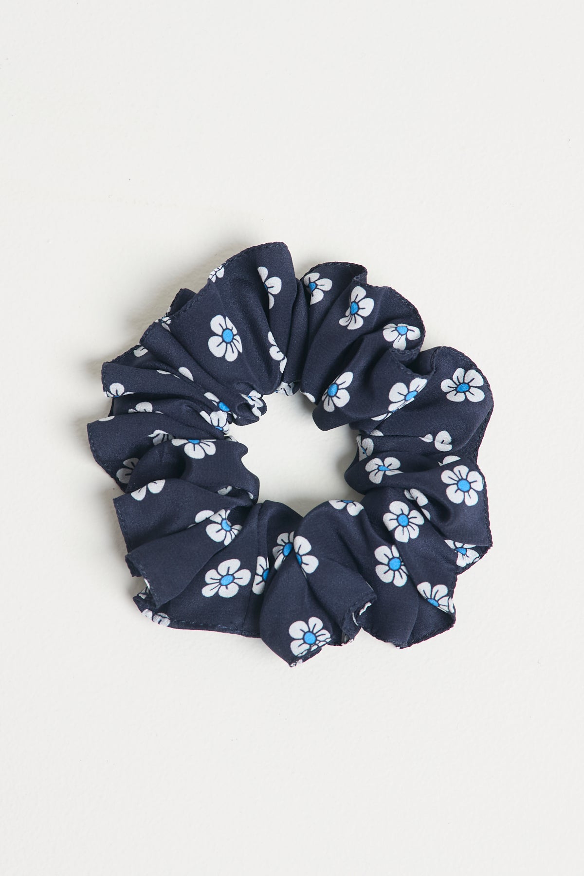 Mini scrunchie - Navy daisy
