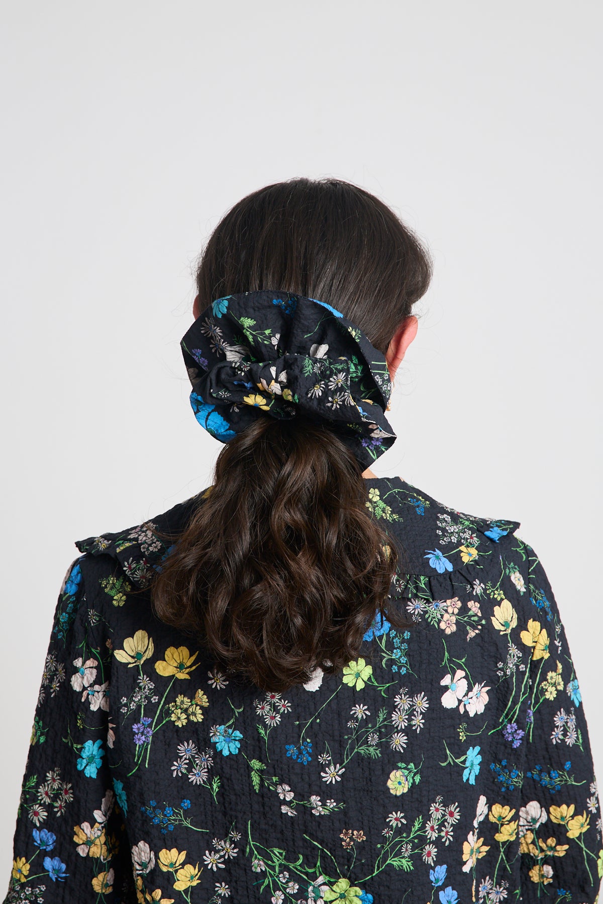 Oversized scrunchie - Black floral